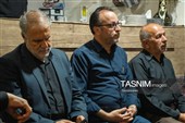 حضور امام جمعه زنجان در منزل شهیدان چراغی و امیری