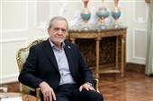 بزشکیان لمودی: إیران عازمة على تعزیز العلاقات الشاملة مع الهند