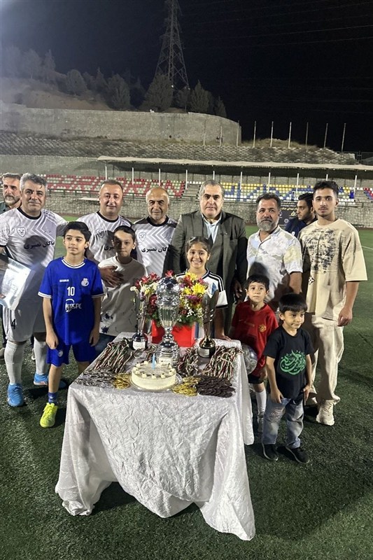 فوتبال , تیم فوتبال پرسپولیس , استقلال , 