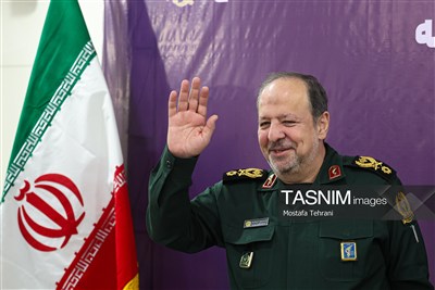 نشست خبری سرپرست وزارت دفاع با خبرنگاران