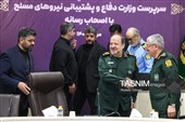 نشست خبری سرپرست وزارت دفاع با خبرنگاران