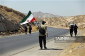 هم‌قدم با زائران پیاده امام رضا (ع) 