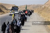 هم‌قدم با زائران پیاده امام رضا (ع) 
