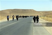هم‌قدم با زائران پیاده امام رضا (ع) 