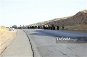 هم‌قدم با زائران پیاده امام رضا (ع) 