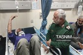 عیادت فرمانده سپاه خراسان جنوبی از مجروحان واژگونی اتوبوس زائران امام رضا(ع)