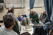 عیادت فرمانده سپاه خراسان جنوبی از مجروحان واژگونی اتوبوس زائران امام رضا(ع)