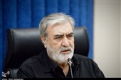 عزیزی: أمریکا ستغادر المنطقة بعد الاعتذار للشعب الإیرانی