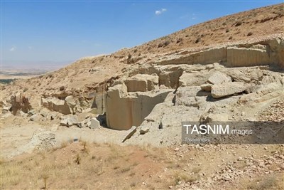 تأمین سنگ از معدن قدیمی برای مرمت ارگ تاریخی سلطانیه