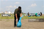 پاکسازی ساحل کلاچای در روز دریای خزر