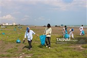 پاکسازی ساحل کلاچای در روز دریای خزر