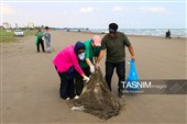 پاکسازی ساحل کلاچای در روز دریای خزر