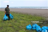 پاکسازی ساحل کلاچای در روز دریای خزر