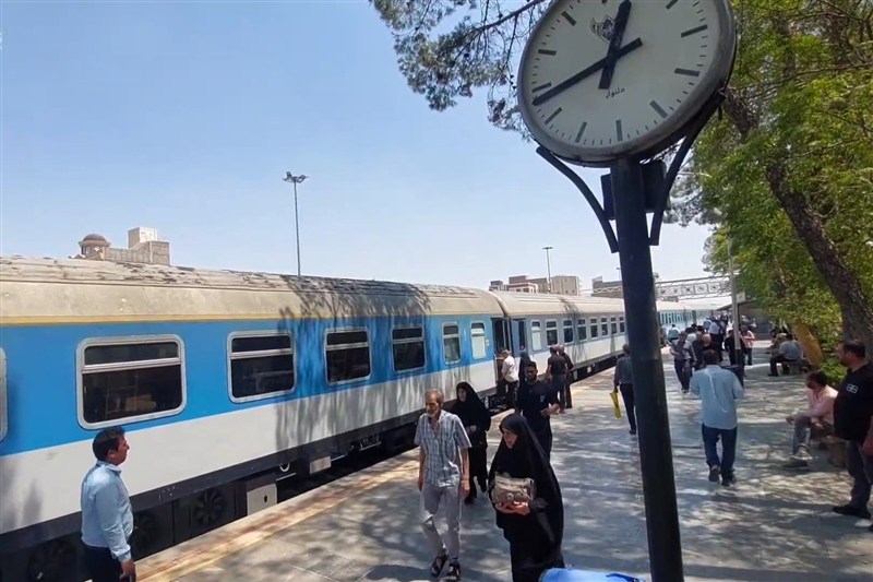 قطار دلدادگان در مسیر مشهدالرضا؛ سفر برای سوگواری آل‌الله