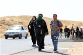 زائران پیاده حرم مطهر امام رضا (ع)