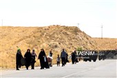زائران پیاده حرم مطهر امام رضا (ع)