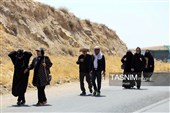 زائران پیاده حرم مطهر امام رضا (ع)
