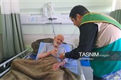 عیادت خادمیاران رضوی از بیماران در بیمارستان‌های استان مرکزی