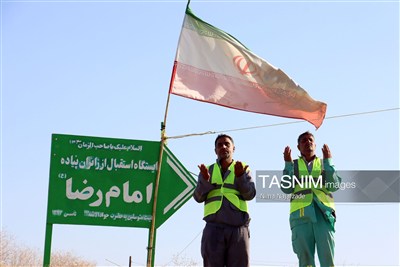 خدمتگزاران ایران امام رضا(ع) در جاده های منتهی به مشهد
