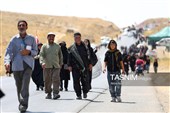زائران پیاده حرم مطهر امام رضا (ع)