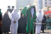 حال و هوای خیابانهای مشهد و مطهر رضوی در روز شهادت امام رضا علیهم‌السلام