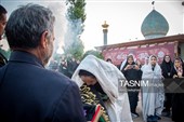 مراسم لاله گردانی خدام حرم مطهر حضرت شاهچراغ (ع) در شام غریبان شهادت امام رضا (ع)