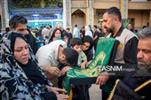 مراسم لاله گردانی خدام حرم مطهر حضرت شاهچراغ (ع) در شام غریبان شهادت امام رضا (ع)