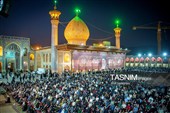 مراسم لاله گردانی خدام حرم مطهر حضرت شاهچراغ (ع) در شام غریبان شهادت امام رضا (ع)