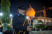 مراسم لاله گردانی خدام حرم مطهر حضرت شاهچراغ (ع) در شام غریبان شهادت امام رضا (ع)