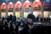 مراسم لاله گردانی خدام حرم مطهر حضرت شاهچراغ (ع) در شام غریبان شهادت امام رضا (ع)