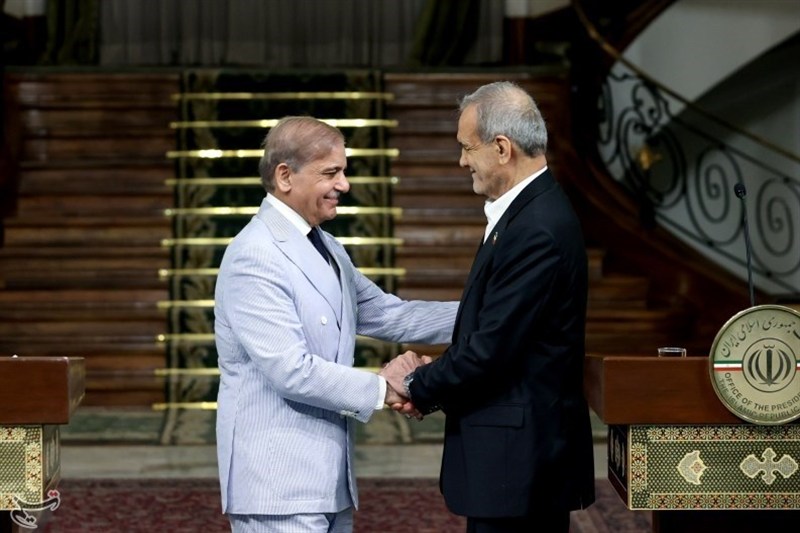 Pezeshkian Congratulates Pakistan on Independence Anniversary