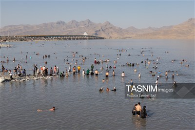 مسافران تابستانی دریاچه ارومیه