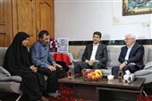 وزیر ارتباطات ‌با خانواده فرمانده شهید ناو جماران دیدار کرد