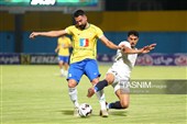دیدار  تیم های فوتبال صنعت نفت آبادان و ملوان بندر انزلی