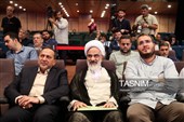 از راست : محمدمهدی دادمان رئیس حوزه هنری و حجت‌الاسلام عبدالله حاجی صادقی نماینده ولی‌فقیه در سپاه پاسداران انقلاب اسلامی، حمیدرضا مقدم‌فر مشاور رسانه‌ای فرمانده‌کل سپاه در آیین تجلیل از راویان خط مقدم رسانه 