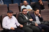 از راست : فرشاد عالی معاون روابط عمومی سازمان بسیج مستضعفین در آیین تجلیل از راویان خط مقدم رسانه 