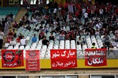دیدار تیم‌های فوتبال سپاهان اصفهان و تراکتور تبریز