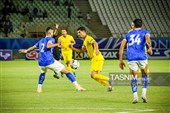دیدار تیم‌های فوتبال فجرسپاسی شیراز و صنعت نفت آبادان