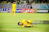 دیدار تیم‌های فوتبال فجرسپاسی شیراز و صنعت نفت آبادان