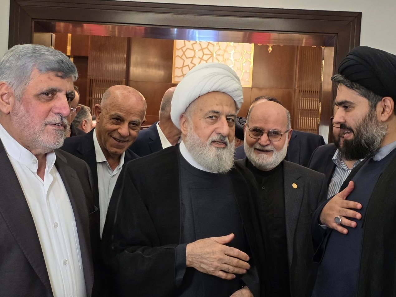 بیروت , سفارتخانه های جمهوری اسلامی ایران , شهید امام خامنه ای (ره) , آیتالله سید علی خامنهای ,