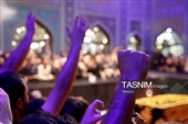 حضور مردم عزادار بر مزار مطهر رهبر شهید انقلاب اسلامی همزمان با چهلمین شب تدفین