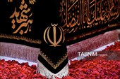 حضور مردم عزادار بر مزار مطهر رهبر شهید انقلاب اسلامی همزمان با چهلمین شب تدفین