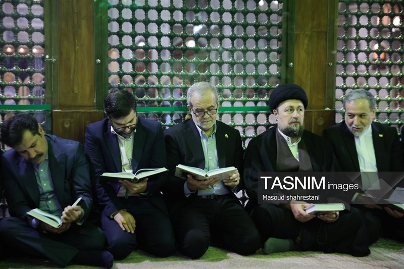 تجدید میثاق رئیس جمهور و هیئت دولت با آرمانهای امام راحل