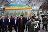 الرئیس الإیرانی وأعضاء الحکومة یجددون العهد مع مبادئ الإمام الراحل