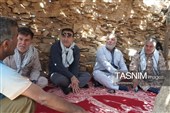 عبور از جاده‌های صعب‌العبور برای خدمت