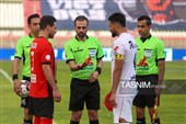 دیدار تیم‌های فوتبال تراکتور و پرسپولیس