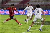 دیدار تیم‌های فوتبال تراکتور و پرسپولیس