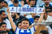دیدار تیم‌های فوتبال ملوان بندرانزلی و فجر سپاسی