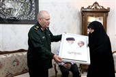 دیدار سرلشکر رحیم صفوی با خانواده شهید مظفری‌نیا