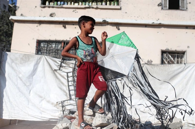 Gaza Authorities Warn Parents As Israeli Regime Threatens to Kill Children Who Fly Kites